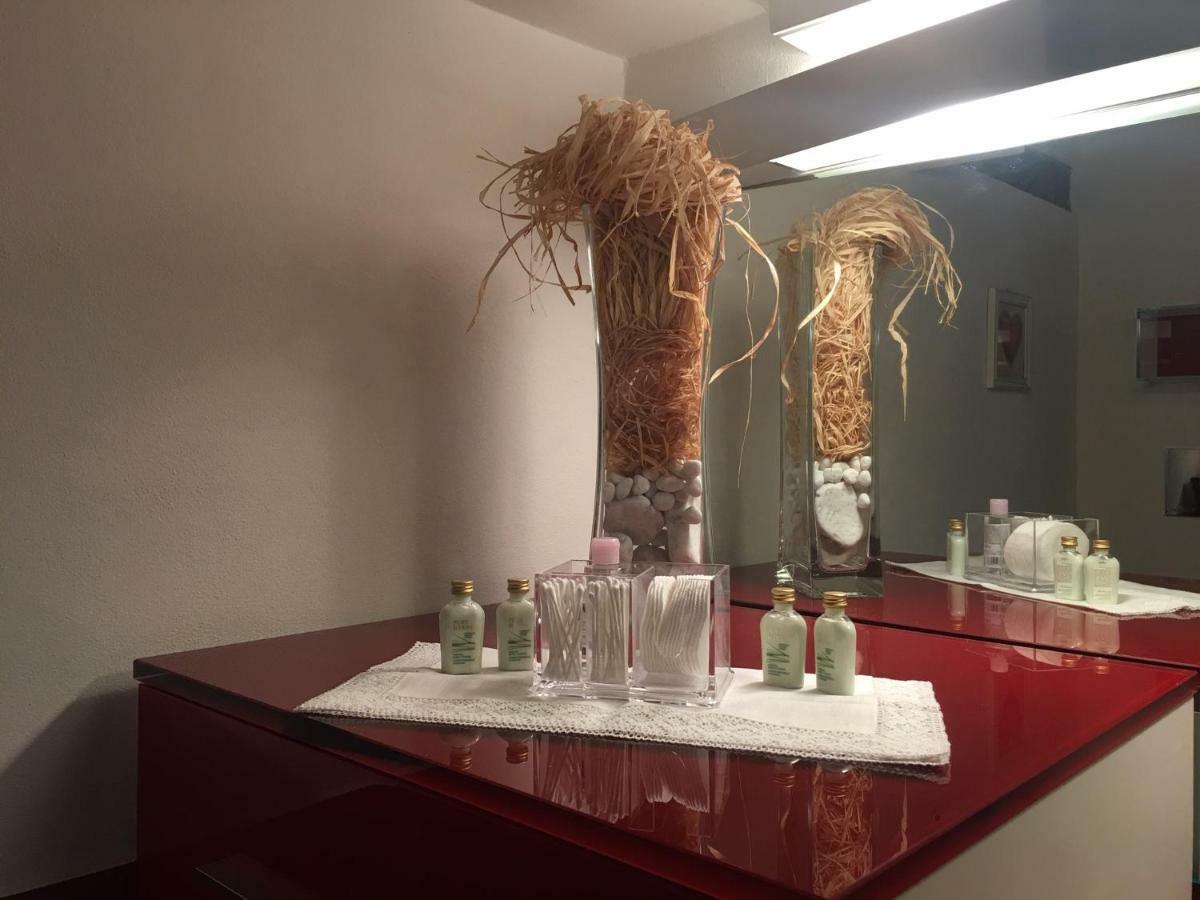 Feeling At Home - Varese Apartment Экстерьер фото